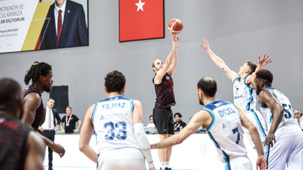 Gaziantep Basketbol'da hedef 3'te 3